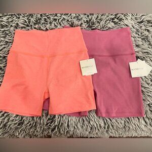 2 Beyond Yoga Large Spacedye Biker Shorts - Pink & Coral - BRAND NEW WITH TAGS